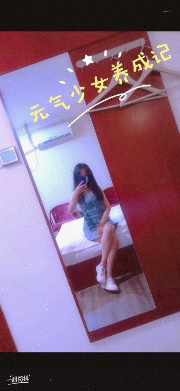 性感小辣妹，超级水灵的玉体，会叫你老公