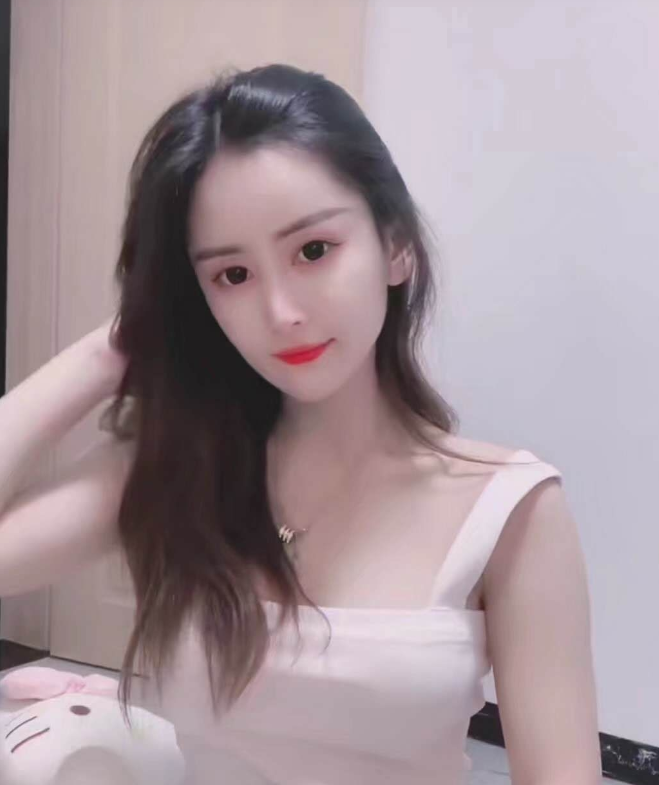 清纯甜美兼职小妹，粉嫩多汁